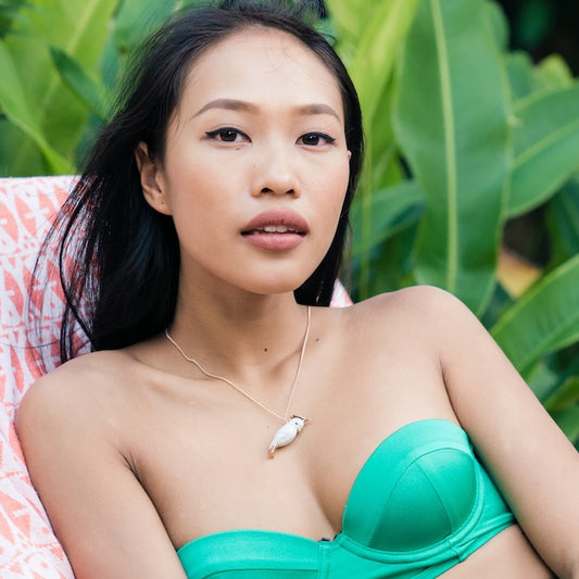 Collier cacatoès avec bec doré