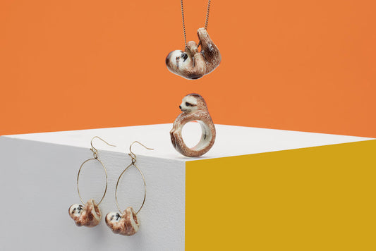 Pendants d'oreilles créoles paresseux suspendus