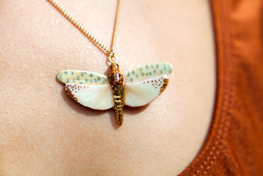 Collier libellule naturel
