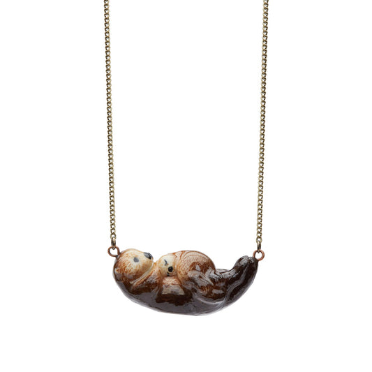 Loutre de mer et collier bébé